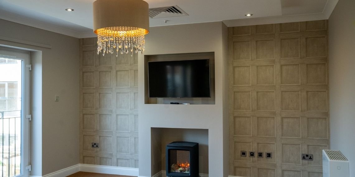 Care_home_decorating_1